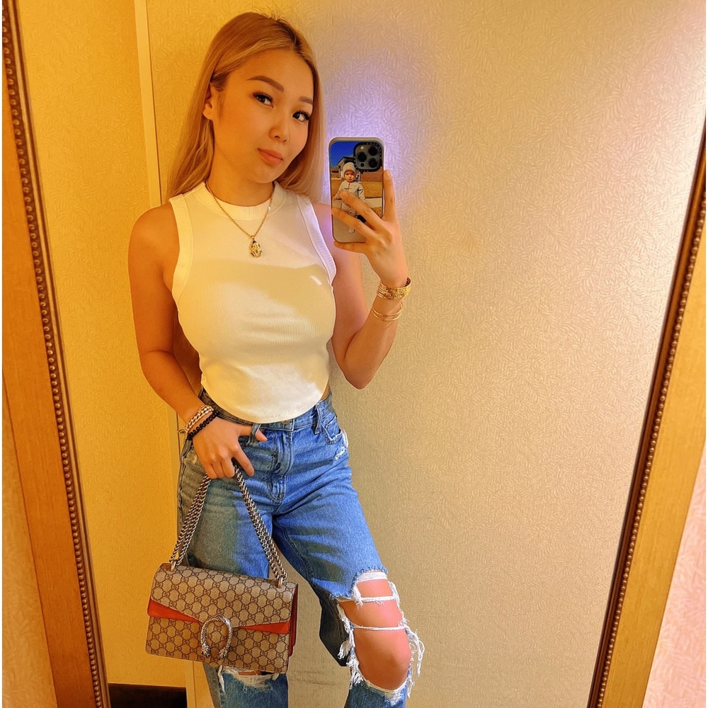 Meet your Posher, Christina